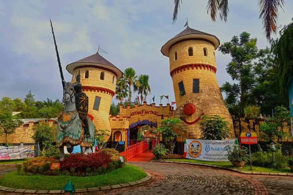 Designer Villa Tokyo Cianjur Luaran gambar