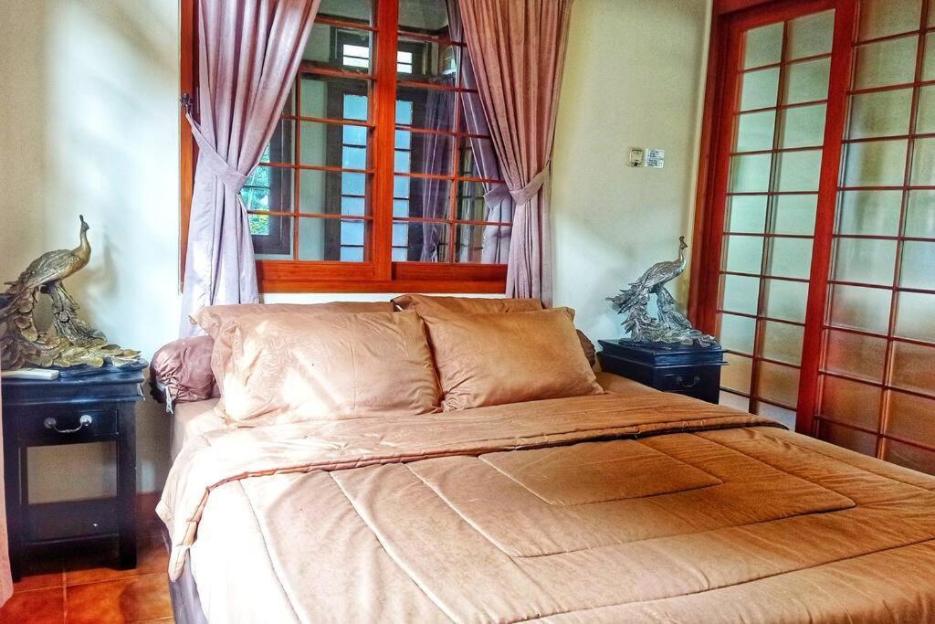 Designer Villa Tokyo Cianjur Luaran gambar