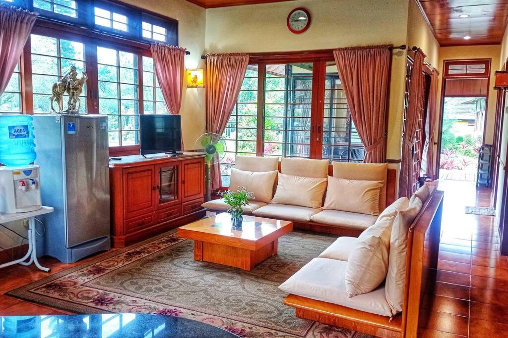 Designer Villa Tokyo Cianjur Luaran gambar