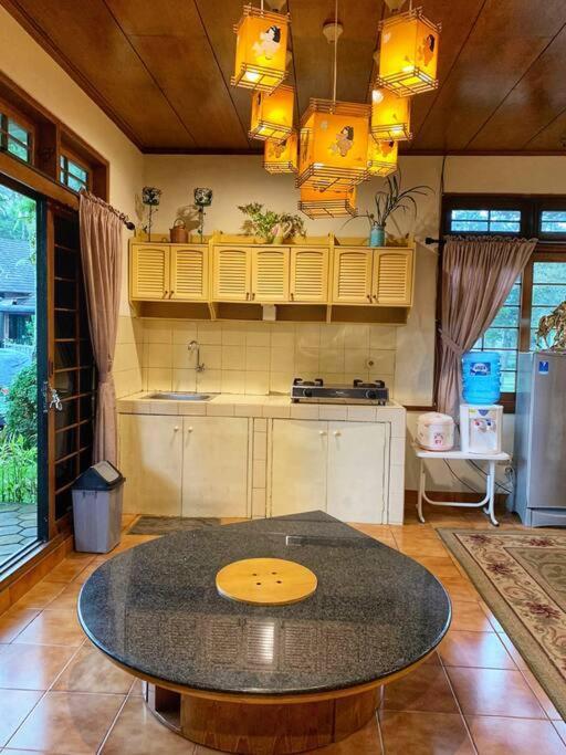 Designer Villa Tokyo Cianjur Luaran gambar