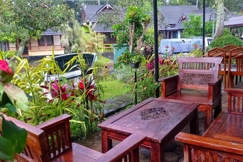 Designer Villa Tokyo Cianjur Luaran gambar